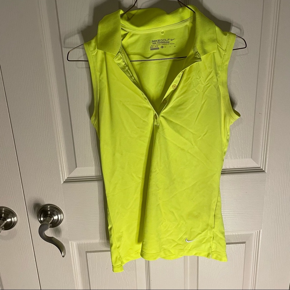 Women’s golf shirt